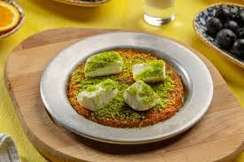 PEYNİRLİ ÜSTÜ DONDURMALI KÜNEFE (1 KİŞİLİK)
