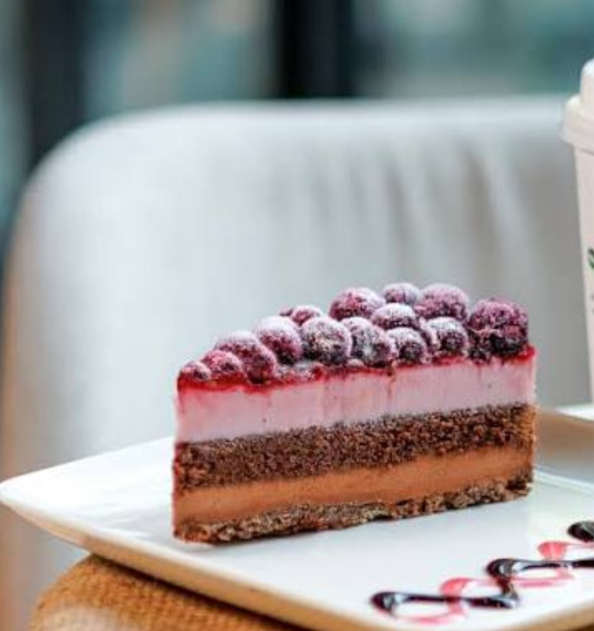 Yaban Mersinli Cake
